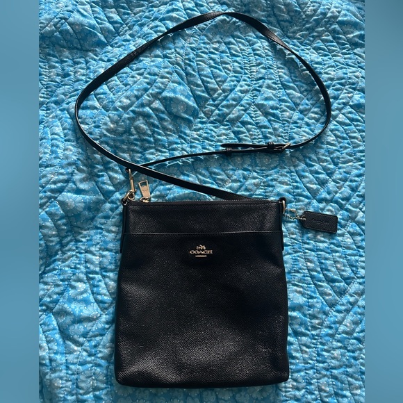 Coach Kitt Messenger Crossbody 26 - Picture 2 of 9